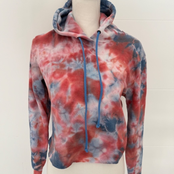 Aviator Nation Light Blue & Red Tie Dye Pullover Sweatshirt & Jogger Set - Picture 5 of 13